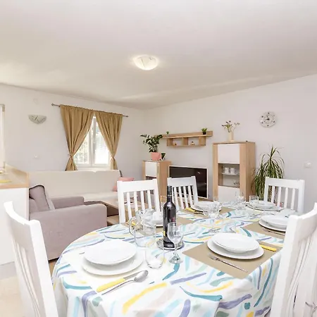 Apartment Levonda Vrbanj