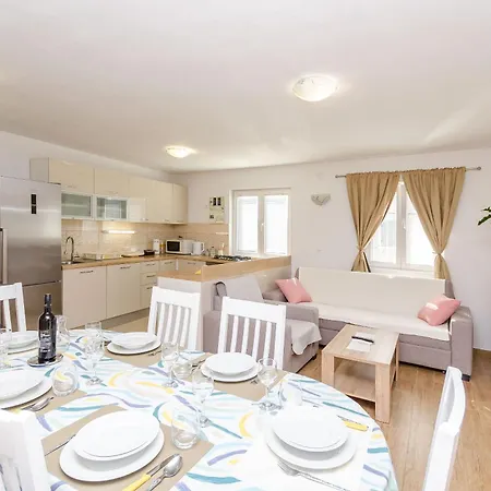 Apartment Levonda Vrbanj